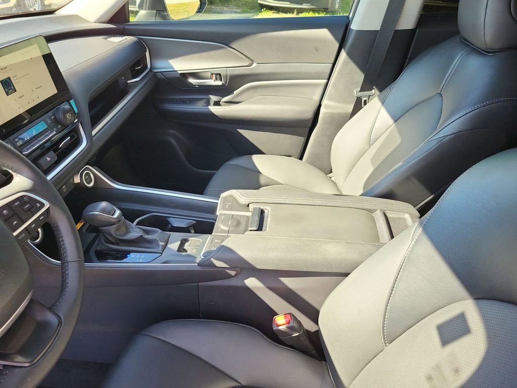 Used 2024 Toyota Grand Highlander XLE image 21