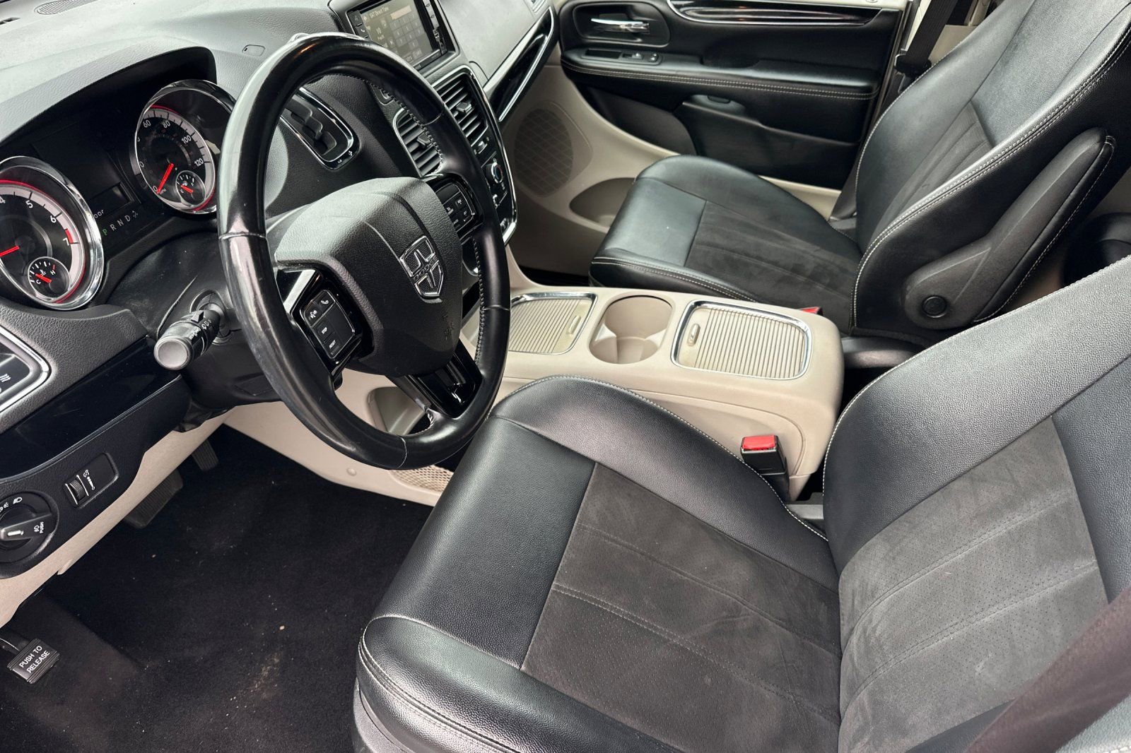 Used 2019 Dodge Grand Caravan SXT FWD image 10
