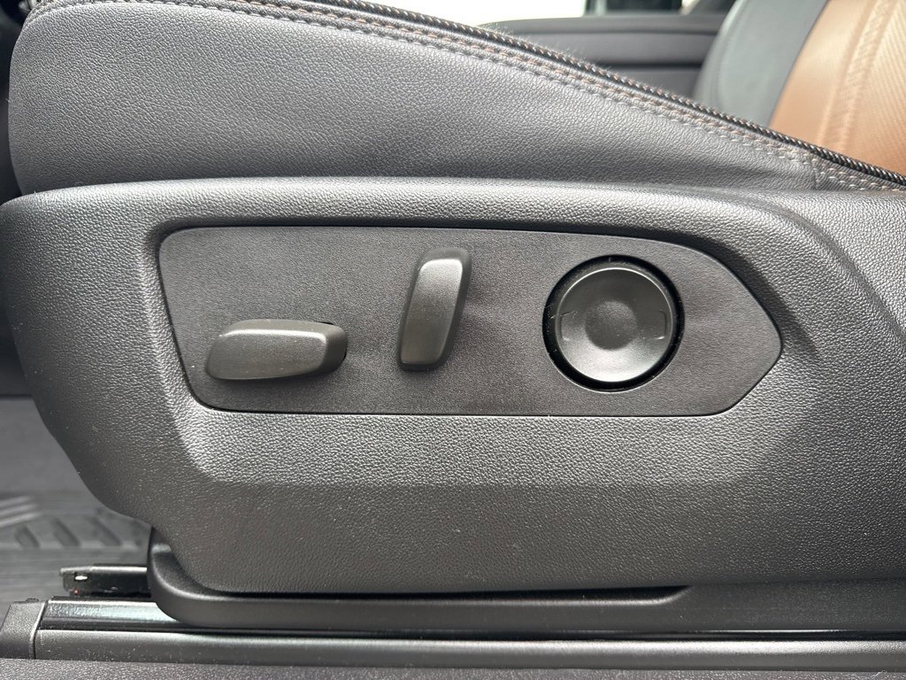 Used 2024 Chevrolet Silverado 2500 High Country w/ High Country Premium Package image 35