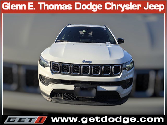 Certified 2025 Jeep Compass Latitude AWD/4WD image 2
