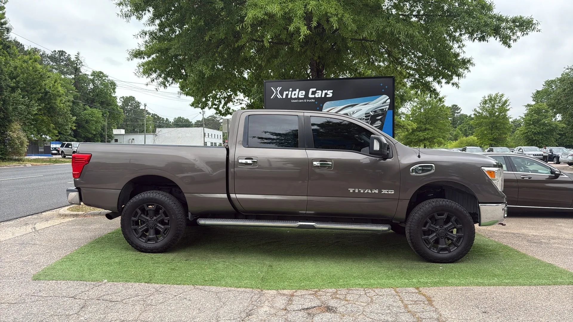 Used 2016 Nissan Titan SV RWD image 8