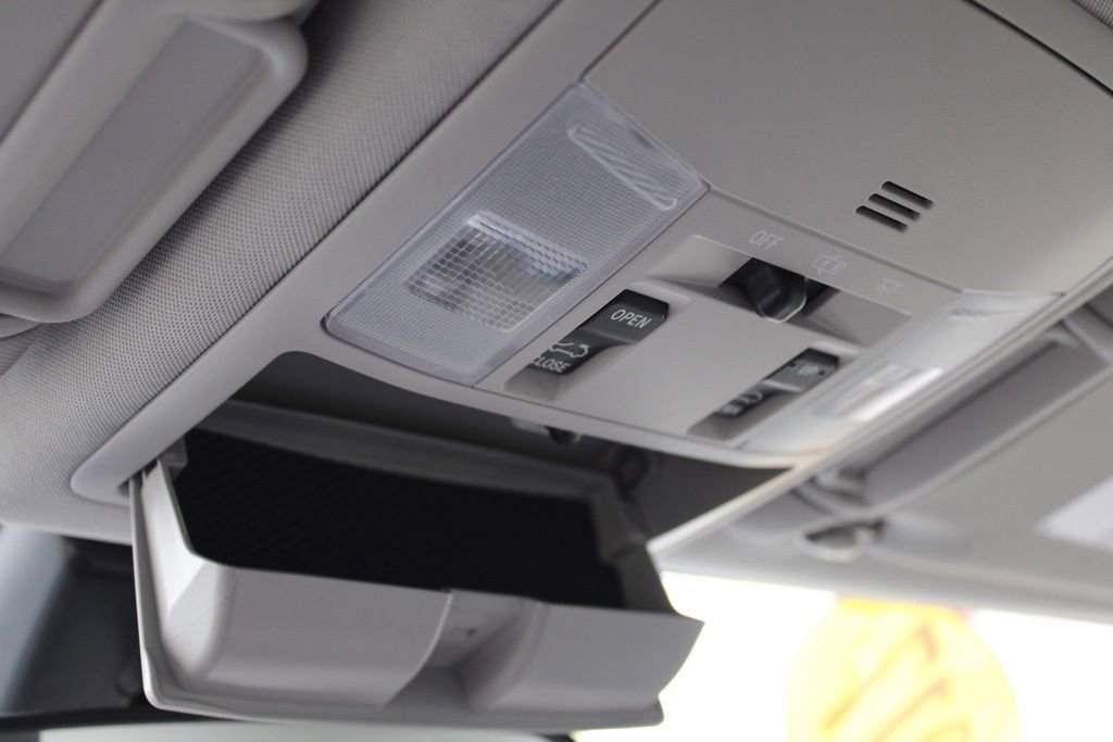 Used 2017 Toyota RAV4 XLE image 43