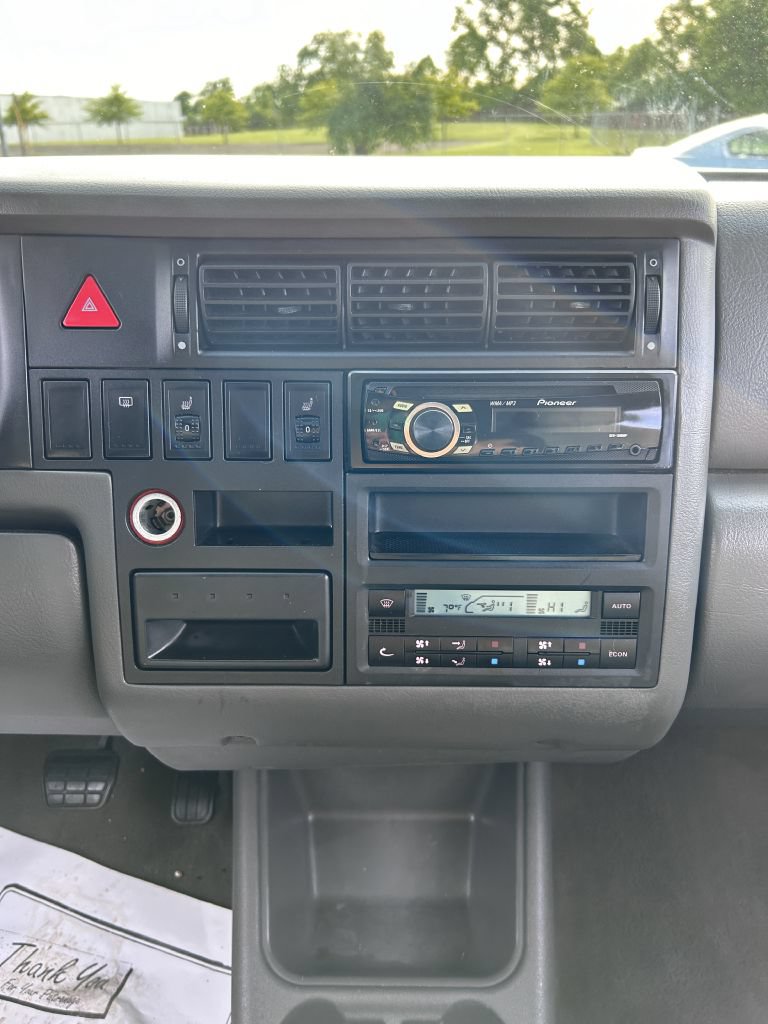 Used 2000 Volkswagen Eurovan MV FWD image 17