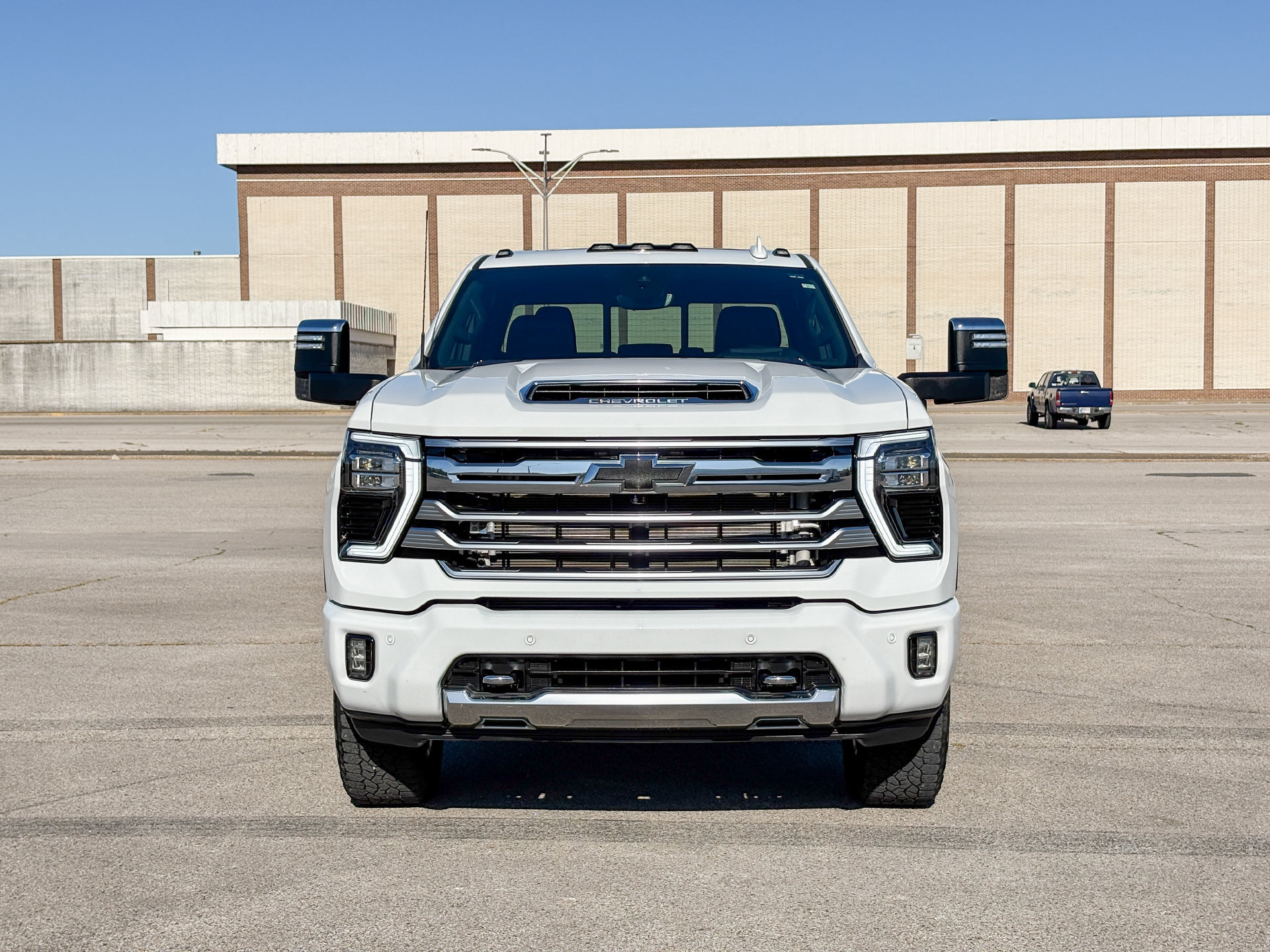 Used 2024 Chevrolet Silverado 2500 High Country w/ Technology Package AWD/4WD image 3