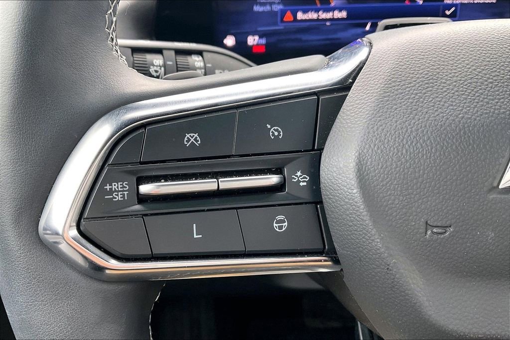 Used 2024 Chevrolet Traverse RS image 13