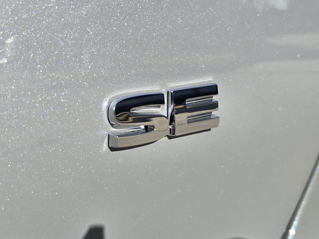 New 2026 Mitsubishi Outlander SE image 8