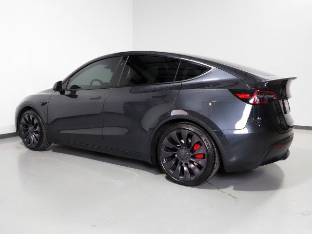 Used 2024 Tesla Model Y Performance image 9