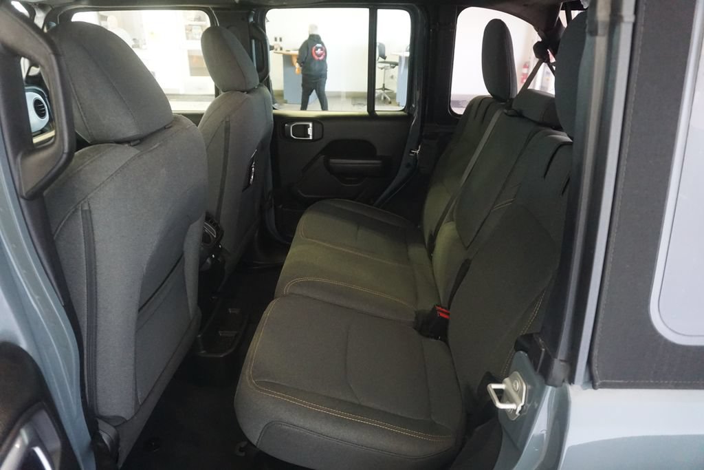 Used 2024 Jeep Wrangler Unlimited AWD/4WD image 19