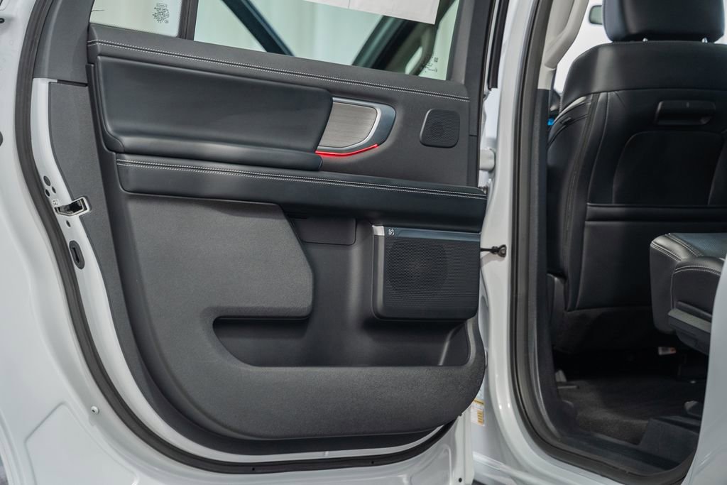 Used 2025 Ford Expedition Max Platinum w/ Driver's Package image 44