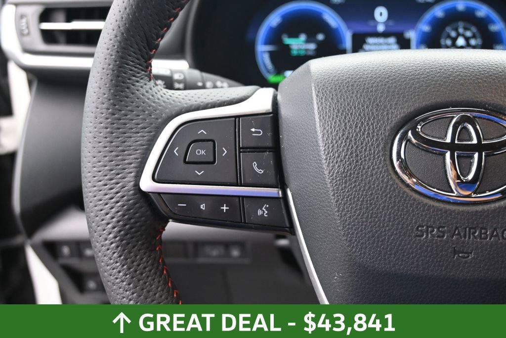 Used 2025 Toyota Sienna XSE AWD/4WD image 20