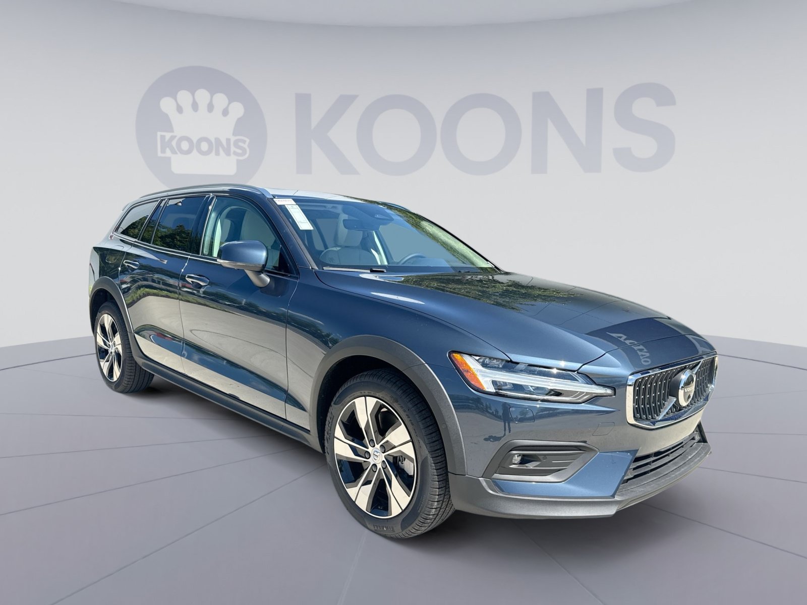 New 2026 Volvo V60 B5 Cross Country Plus w/ Climate Package AWD/4WD image 10