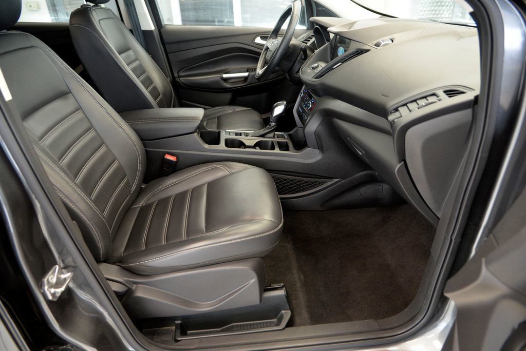 Used 2019 Ford Escape SEL image 30