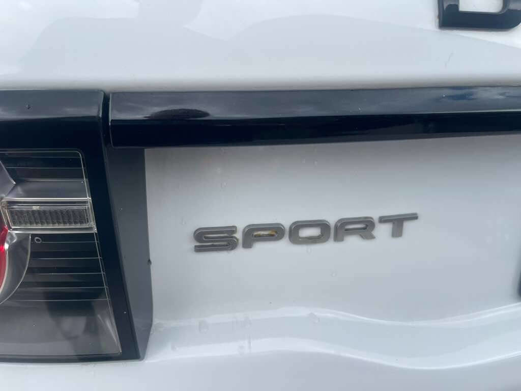 Used 2019 Land Rover Discovery Sport SE image 19