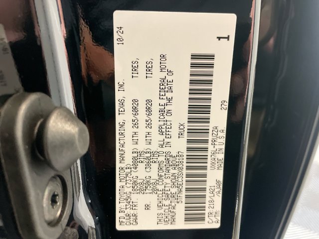 Used 2025 Toyota Tundra Platinum AWD/4WD image 29