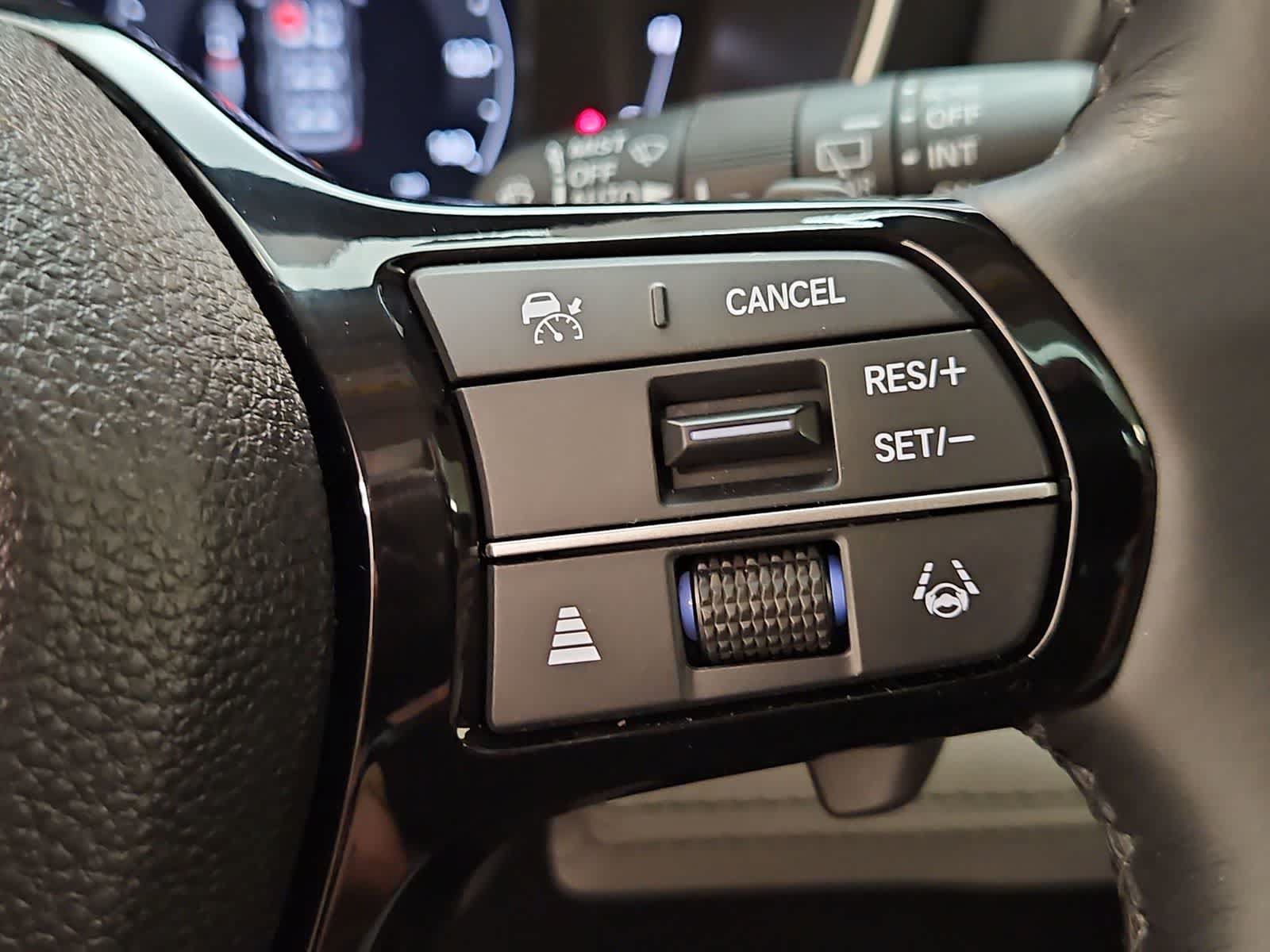 Used 2025 Honda Pilot Elite image 14