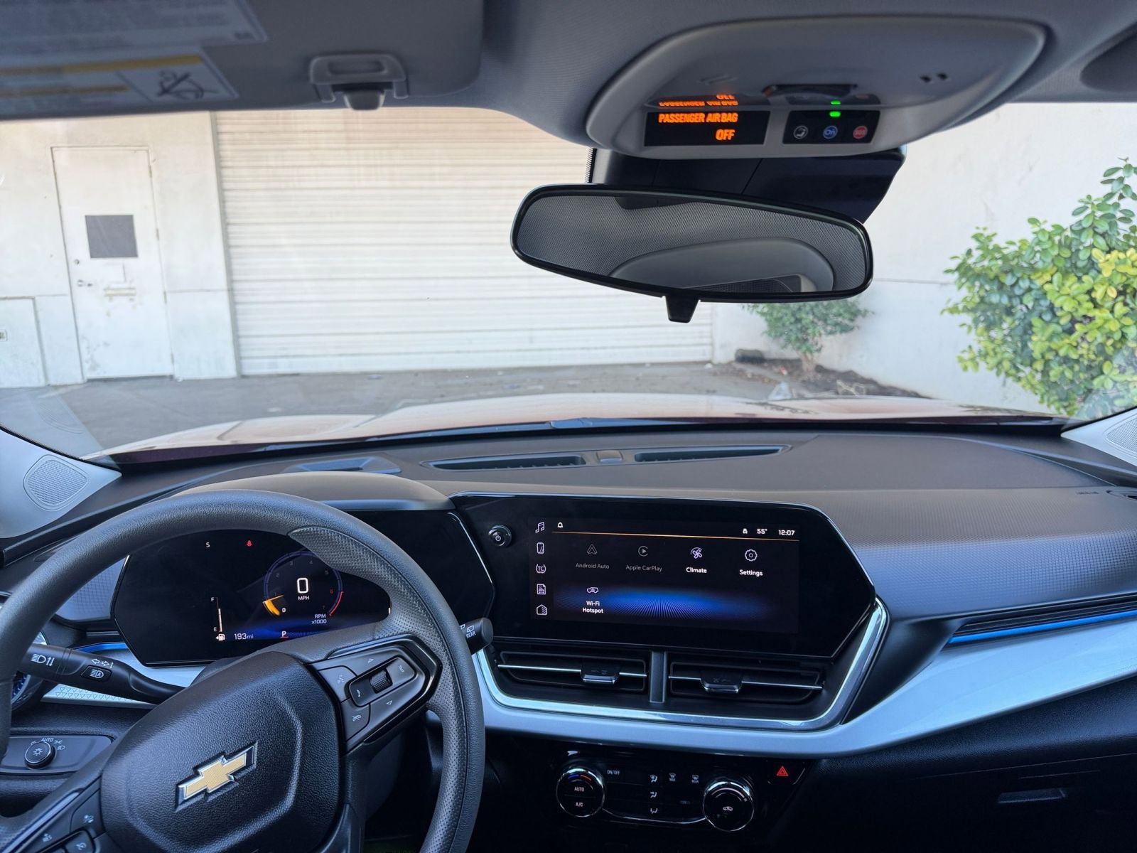 Used 2025 Chevrolet Trax LT image 34