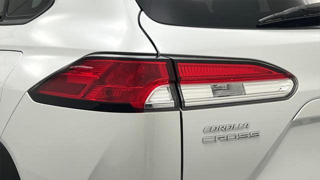 Certified 2022 Toyota Corolla Cross LE image 24