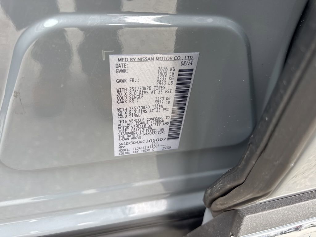 Used 2024 Nissan Pathfinder Platinum image 40