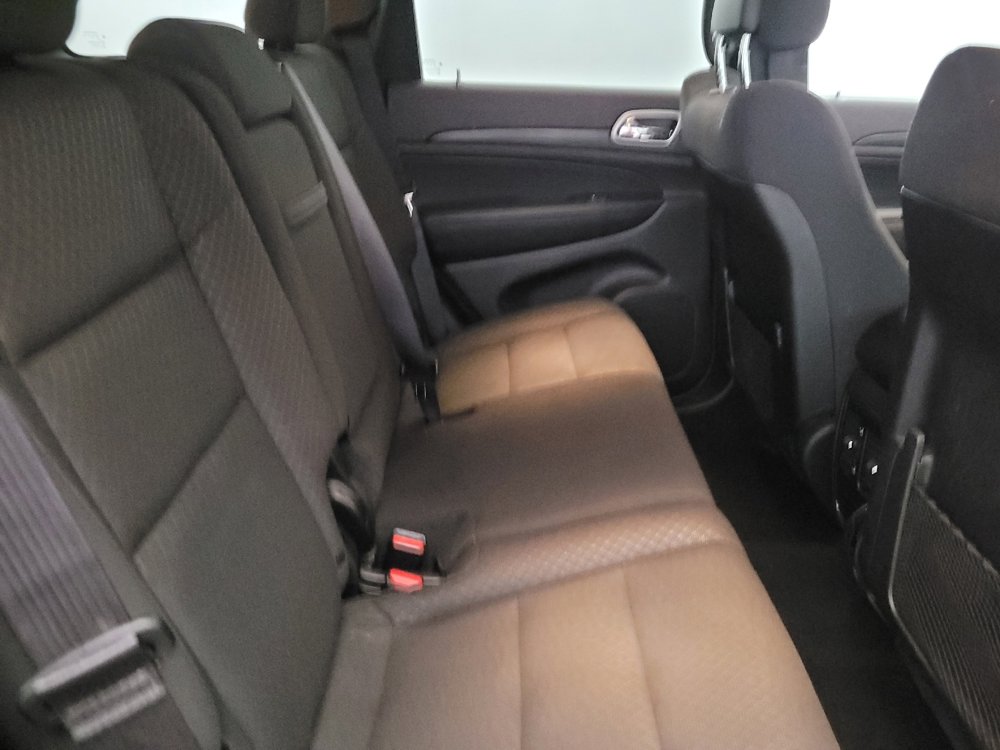Used 2019 Jeep Grand Cherokee Laredo AWD/4WD image 19