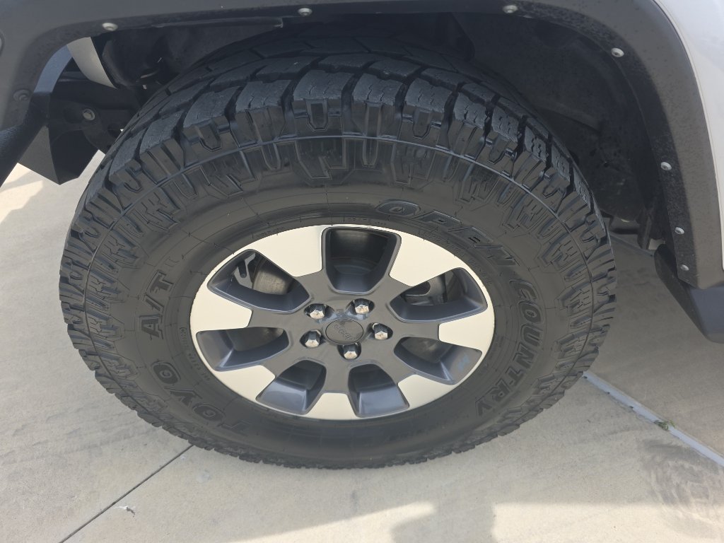 Used 2022 Jeep Wrangler Unlimited Sahara AWD/4WD image 5