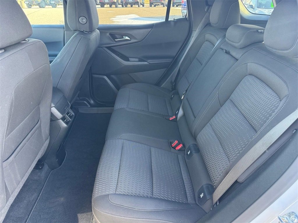 Used 2025 Chevrolet Equinox LT image 8