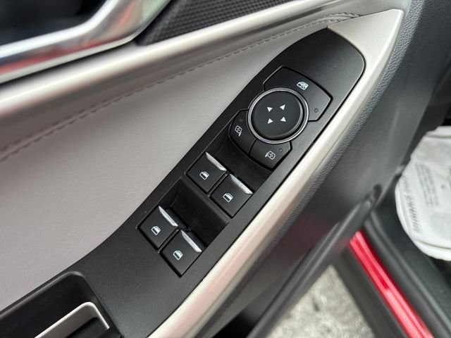 Used 2021 Ford Explorer XLT w/ Equipment Group 202A image 11