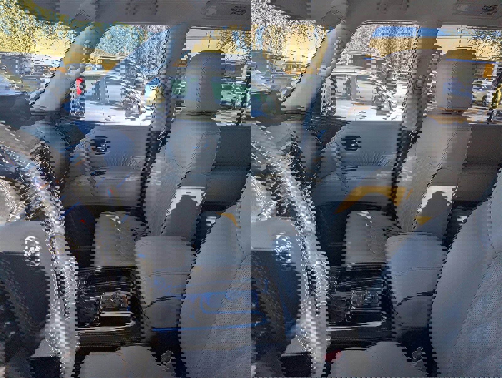 Used 2021 Nissan Armada Platinum w/ Captain's Chairs Package image 9