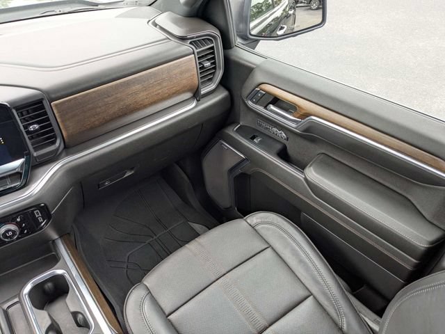 Used 2024 Chevrolet Silverado 1500 High Country w/ High Country Premium Package AWD/4WD image 17