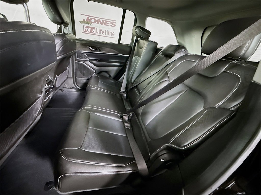 Used 2022 Jeep Grand Cherokee Limited 4xe w/ Luxury Tech Group II image 30