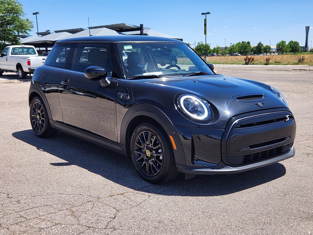 Used 2024 MINI Cooper SE FWD image 4