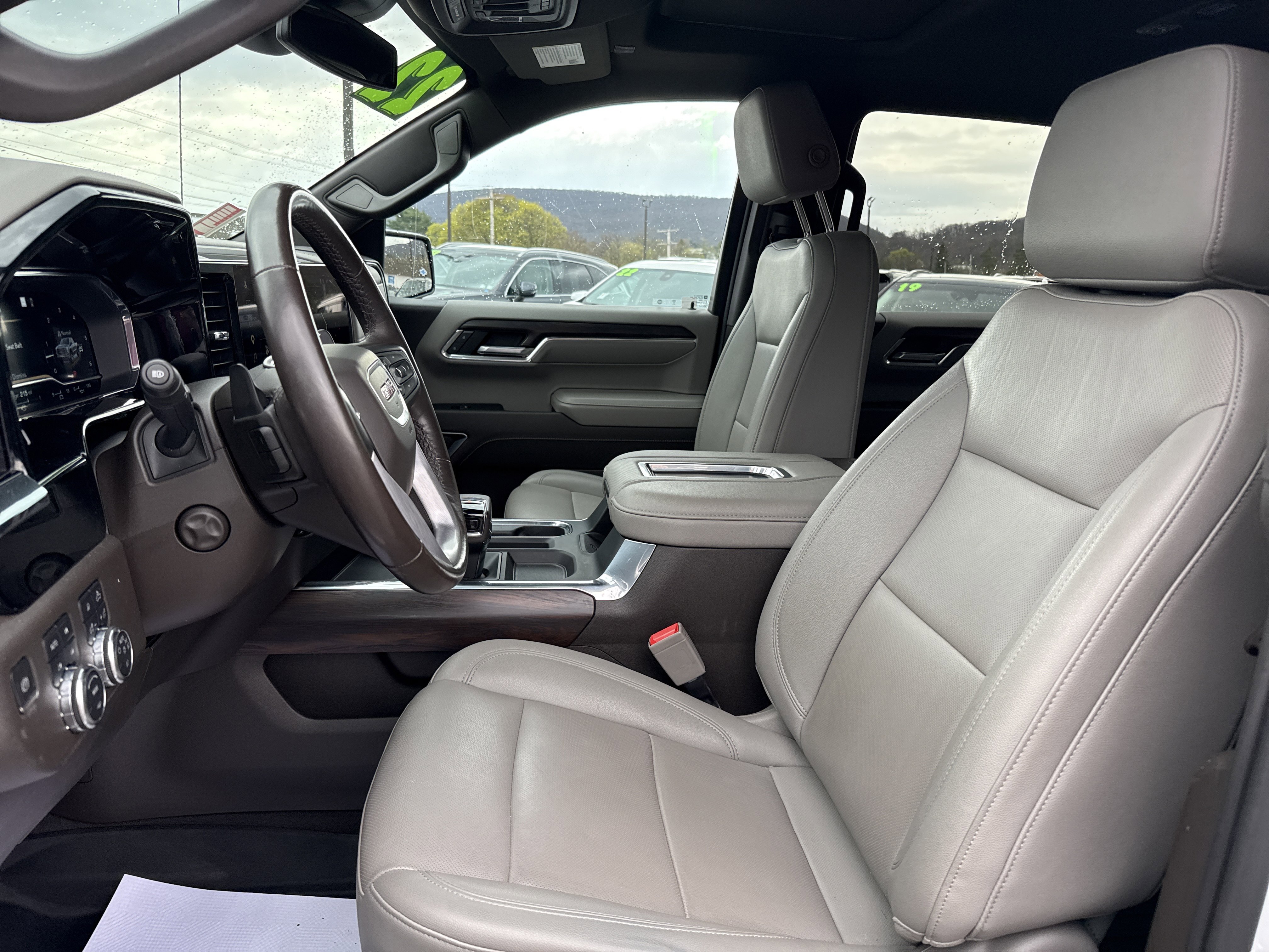 Used 2022 GMC Sierra 1500 SLT w/ SLT Premium Plus Package image 11