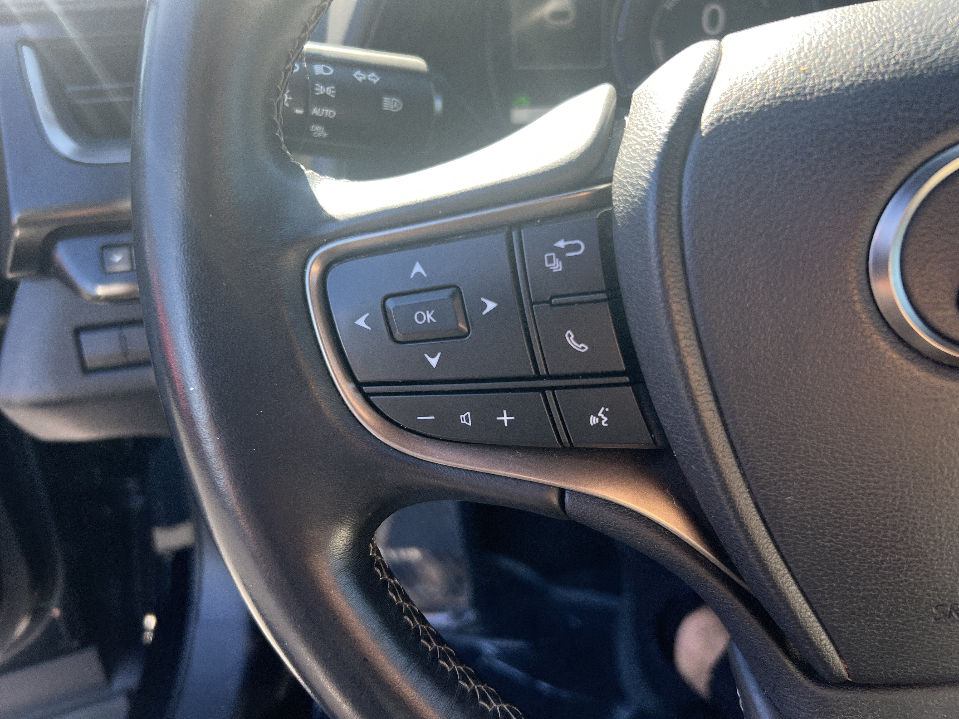 Used 2021 Lexus UX 250h w/ Accessory Package (Z1) AWD/4WD image 19