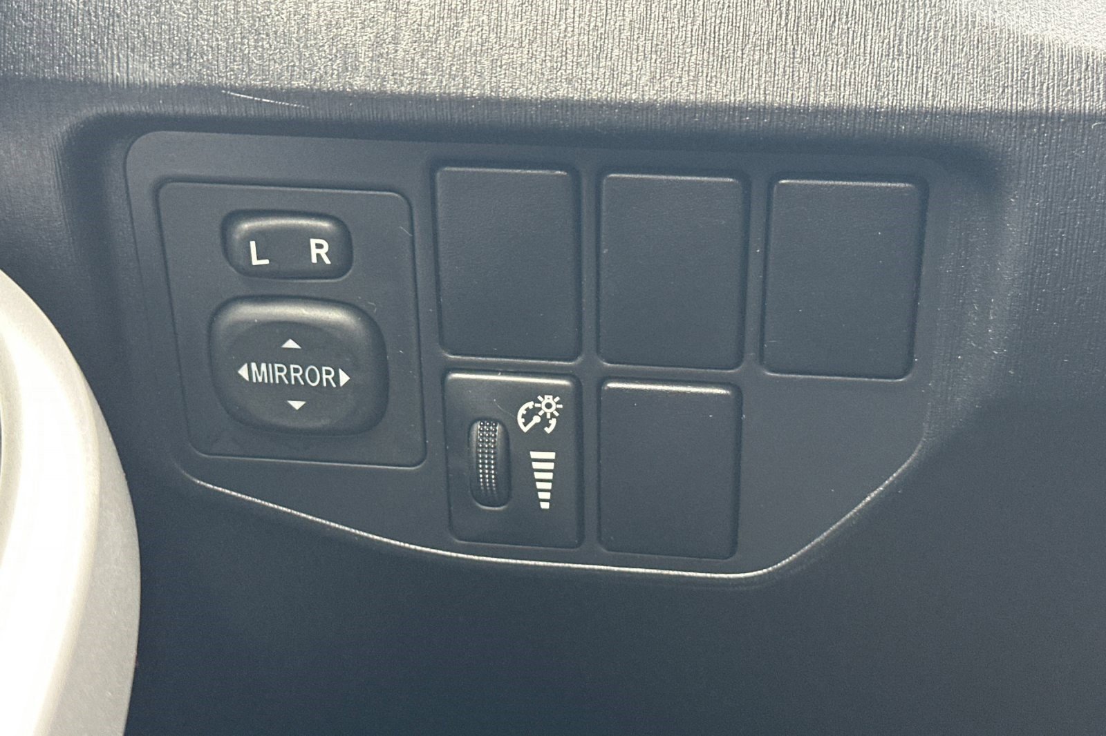 Used 2015 Toyota Prius Two image 35