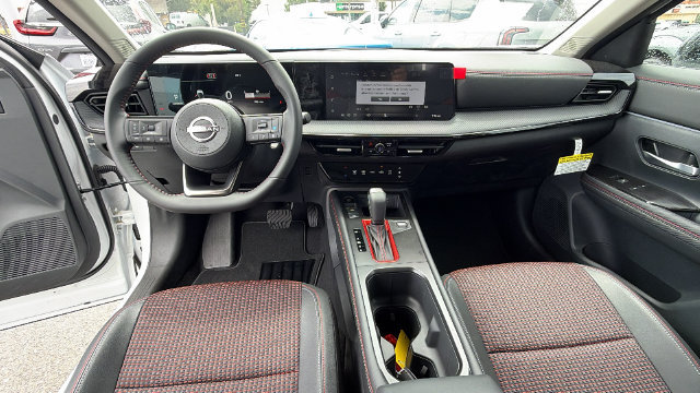 New 2026 Nissan Kicks SR AWD/4WD image 18