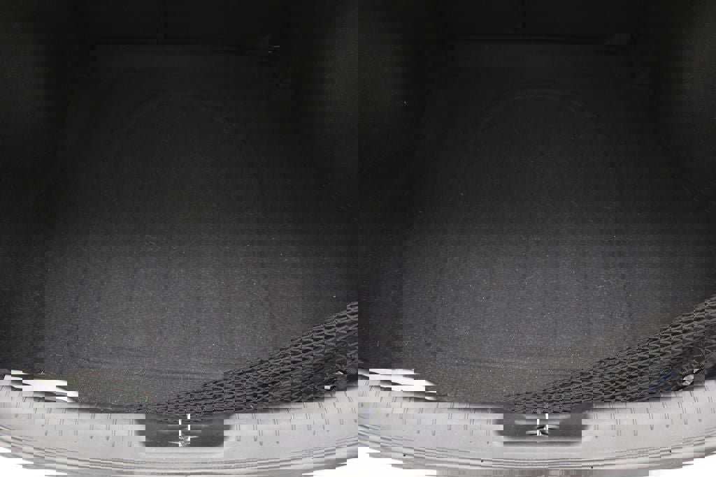 Used 2023 Hyundai Elantra Limited image 32