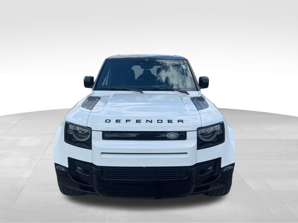Used 2024 Land Rover Defender 130 X-Dynamic SE AWD/4WD image 8