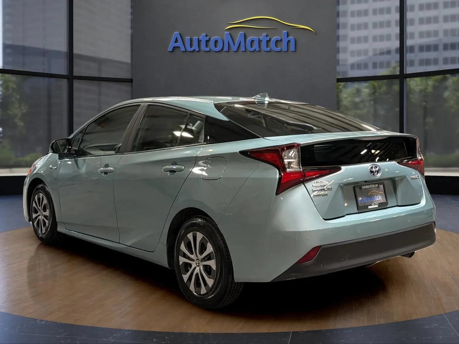 Used 2021 Toyota Prius LE AWD/4WD image 9