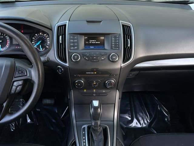 Used 2018 Ford Edge SE image 13