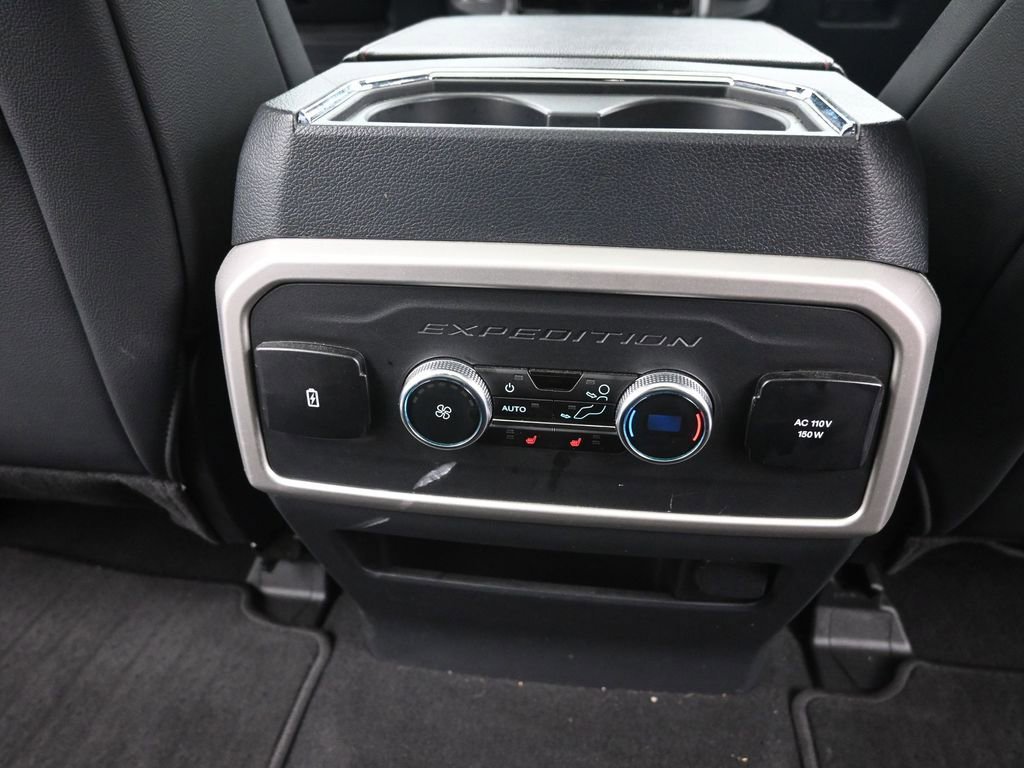 Used 2024 Ford Expedition Limited image 12
