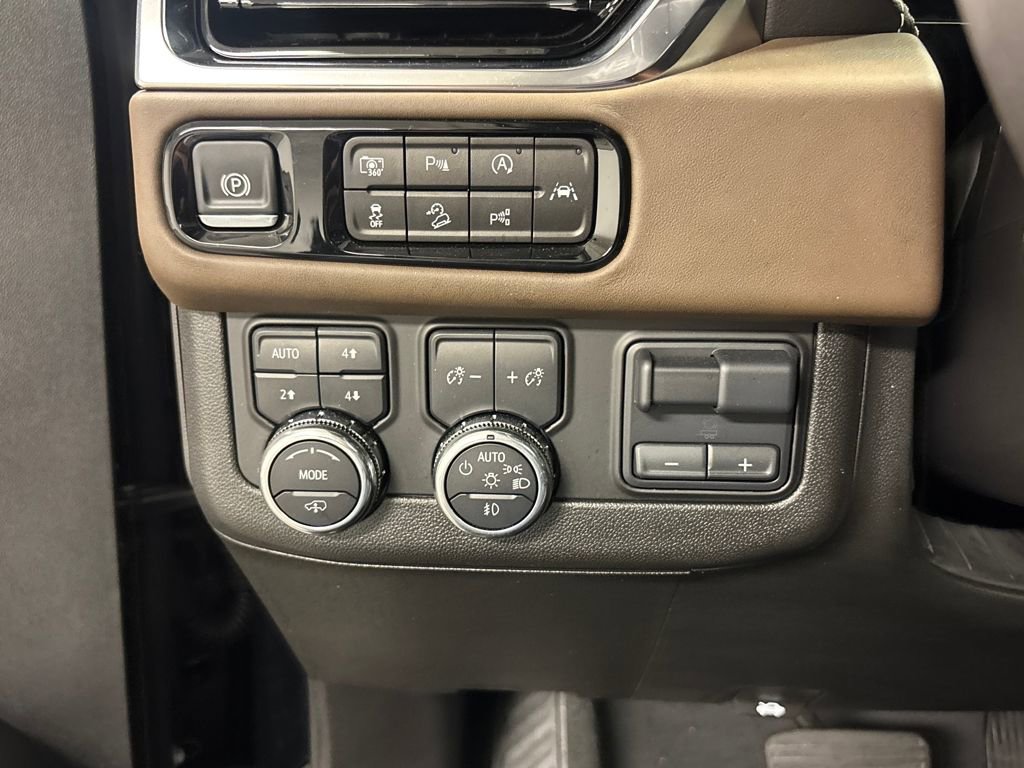 Used 2025 GMC Yukon Denali Ultimate w/ LPO, Floor Liner Package image 35