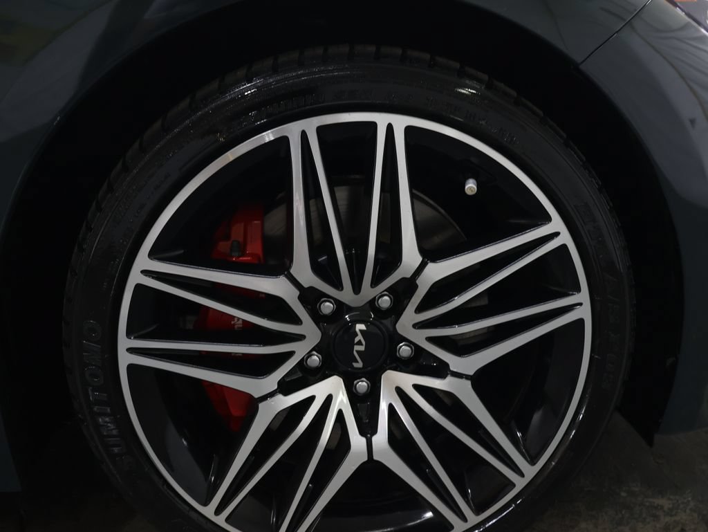 Used 2022 Kia Stinger GT1 RWD image 34