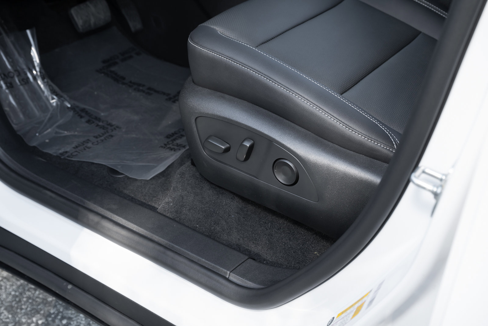 New 2026 Chevrolet Traverse LT image 15