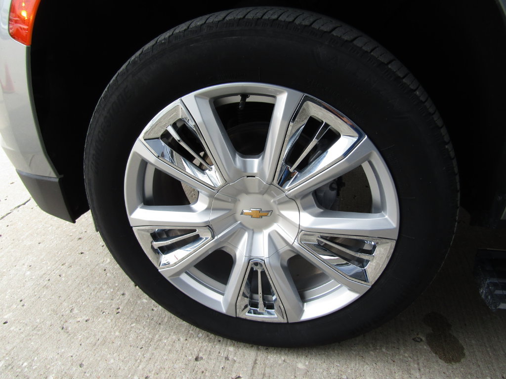 Used 2024 Chevrolet Tahoe High Country AWD/4WD image 38
