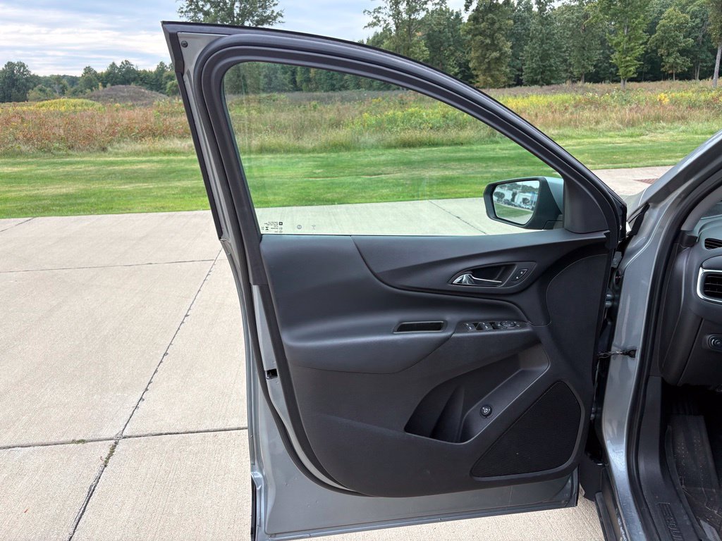 Used 2024 Chevrolet Equinox LT w/ LPO, Floor Liner Package FWD image 10