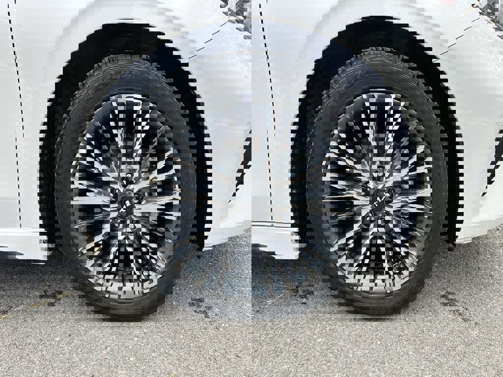 Used 2024 Kia Forte GT-Line w/ GT-Line Premium Package image 32