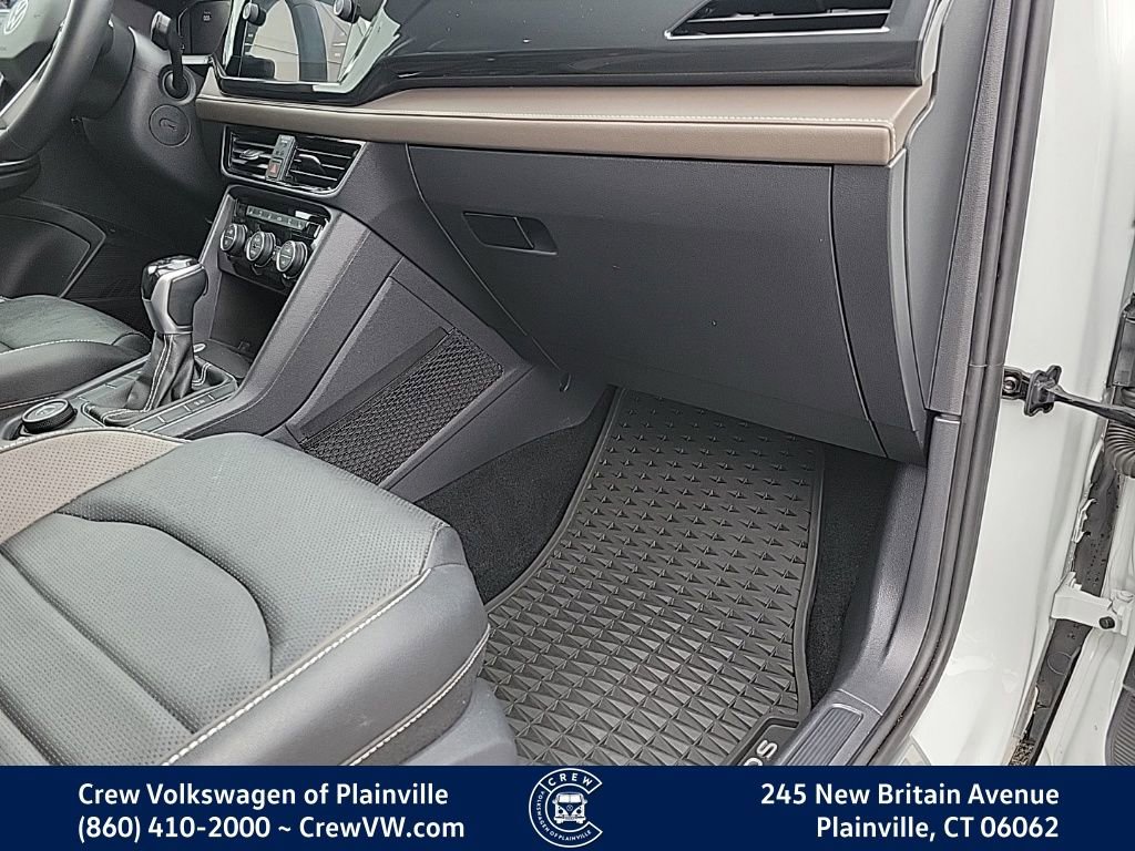 Certified 2022 Volkswagen Taos SEL image 44