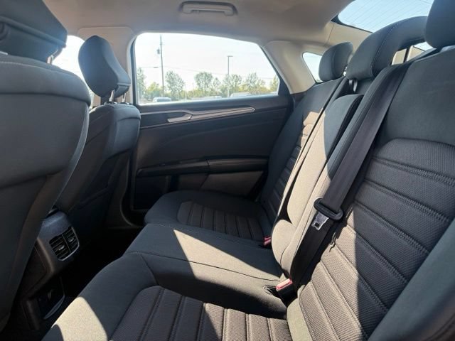 Used 2020 Ford Fusion SE FWD image 13