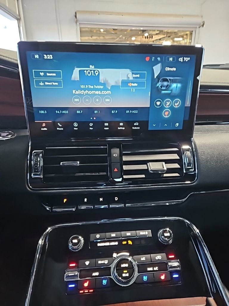 Used 2023 Lincoln Navigator Reserve AWD/4WD image 33