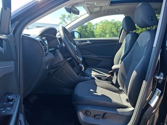 Certified 2026 Volkswagen Taos SE AWD/4WD image 13