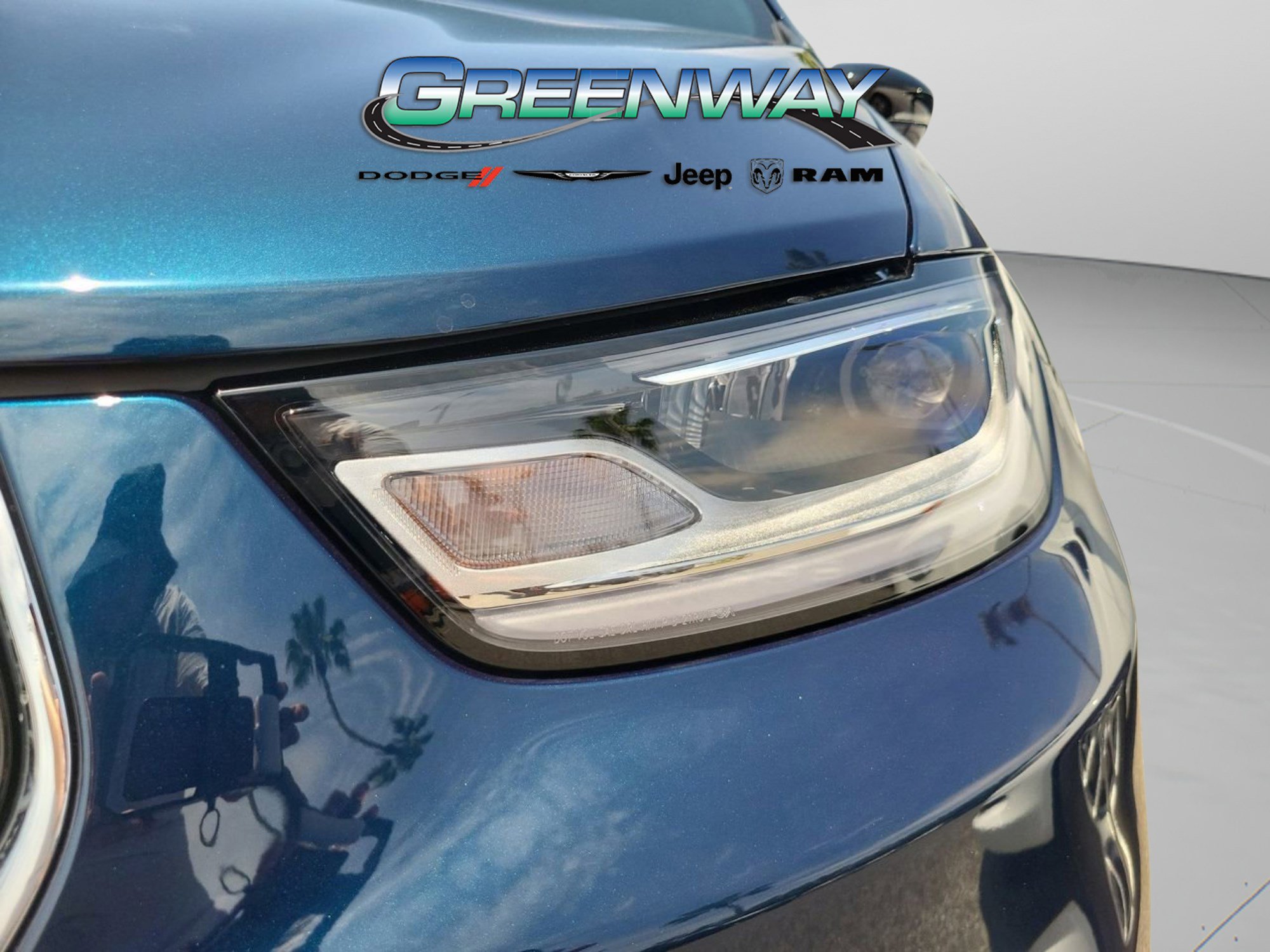 New 2025 Chrysler Pacifica Select w/ Uconnect Theater Family Group image 5